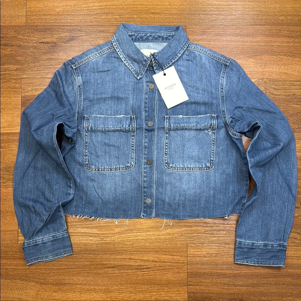 NWT HIDDEN Abbey Medium Wash Cropped Denim Shirt